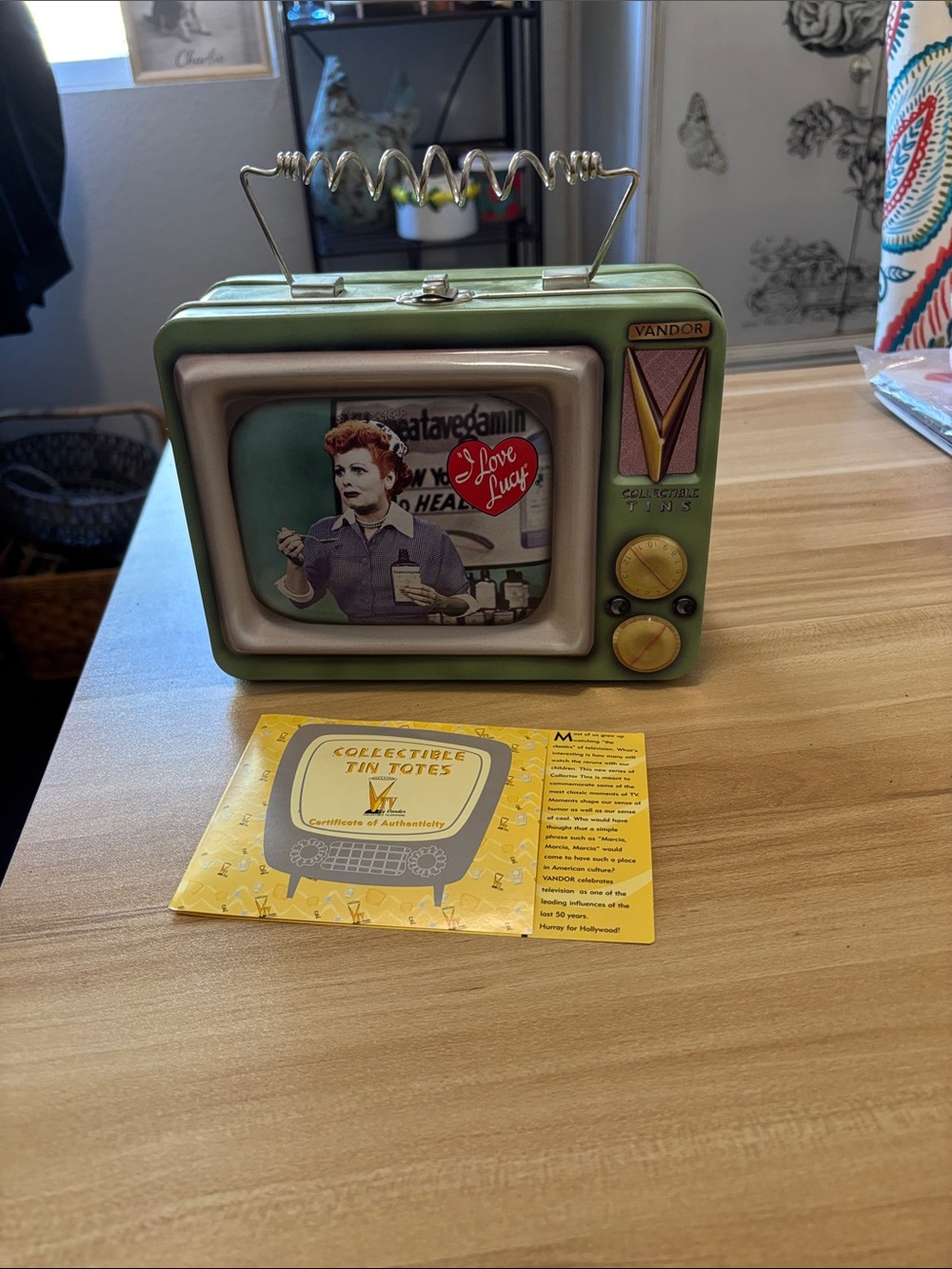 I Love Lucy Vintage-Style Tin TV Tote - Green